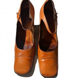 PRADA  BROWN MARY JANE HEELS